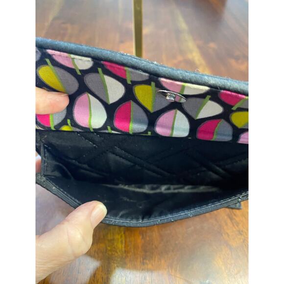 Preloved Vera Bradley Black Quilted Wallet/Crossbody - Picture 7 of 7